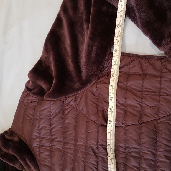 Soft, Quilted Jacket in Plum - Picture 3 of 6
